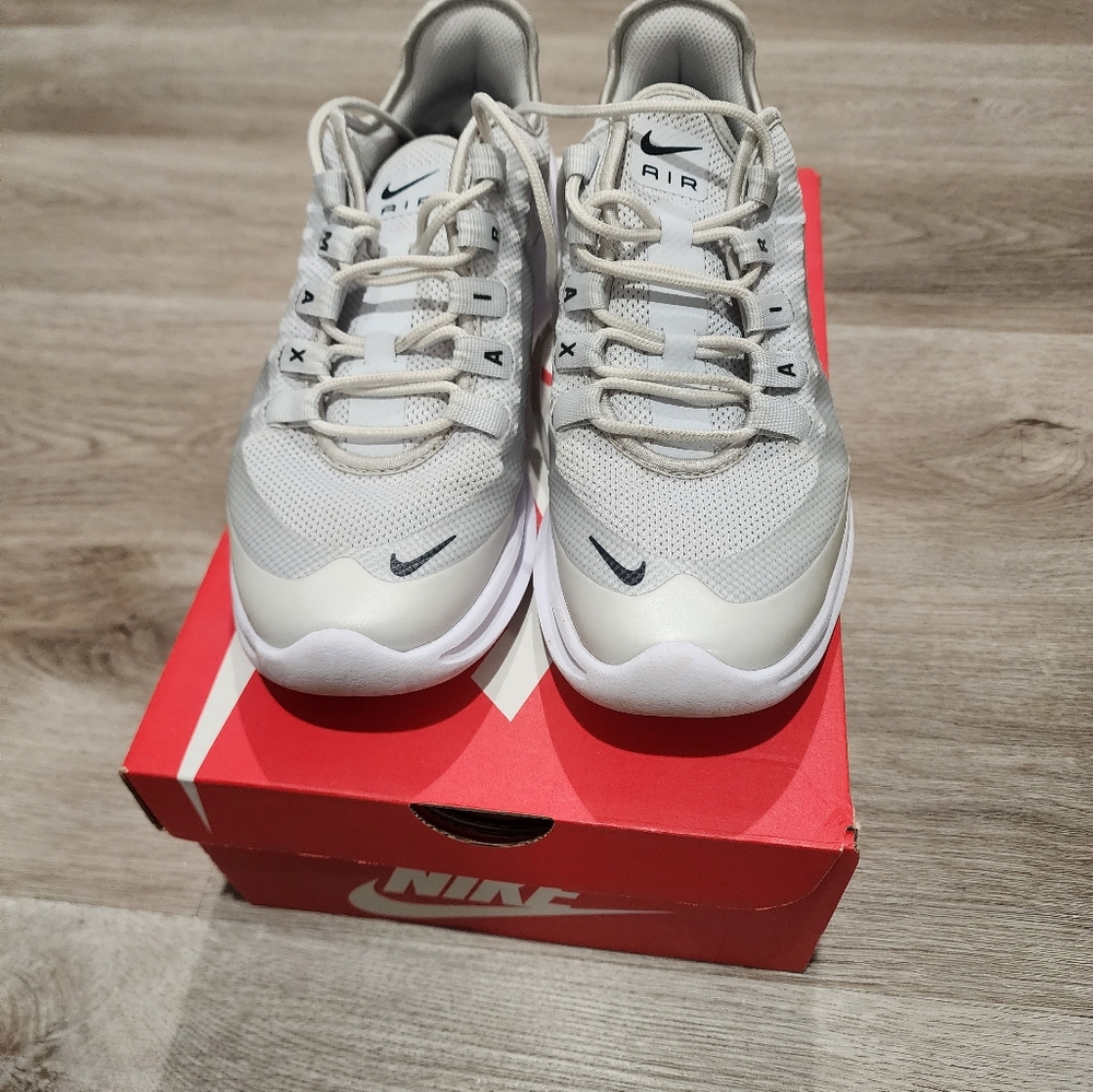 Nike Women’s Air Max Axis Sneakers